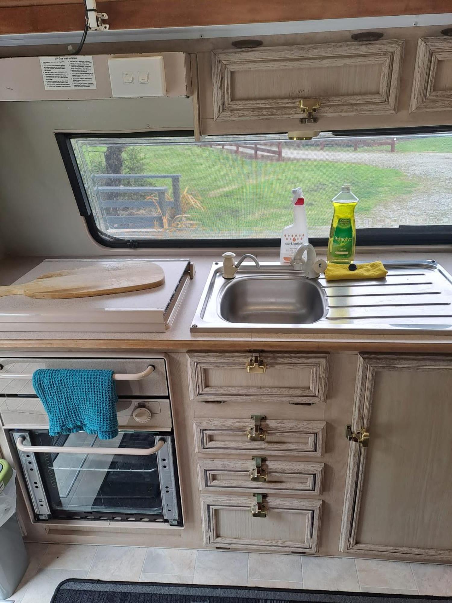 Koru Beachfront Holiday Cabins & Hot Tub Barrytown Esterno foto